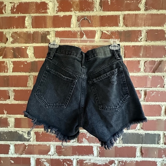 90’s High Rise Shorts - Picture 2 of 3